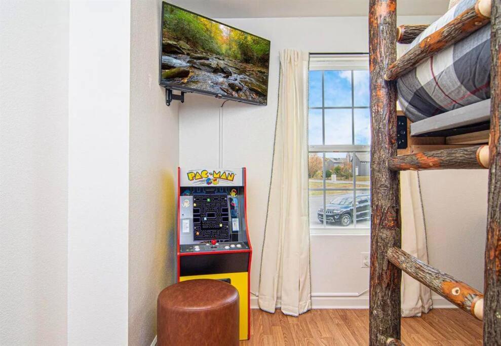 Willow Trace: Family Retreat, Hot Tub, Gaming! بيدجن فورج المظهر الخارجي الصورة